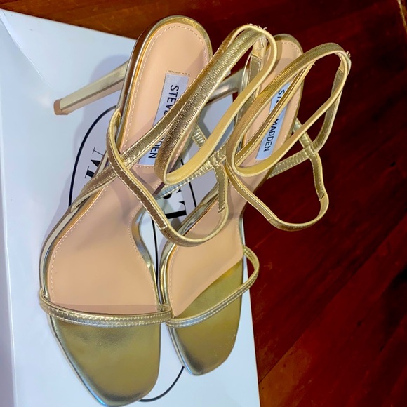 Metallic Gold strappy high heels - Picture 2 of 5